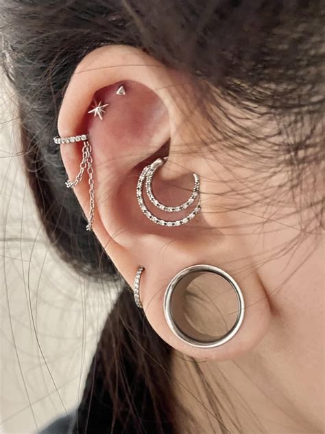 guiche piercing|New guiche piercing! Details in comments. : r/piercing